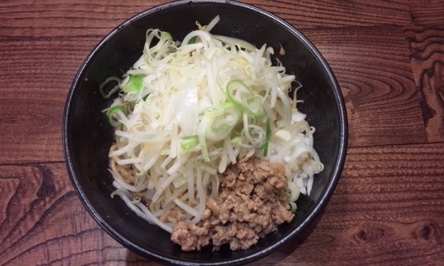 「油ソバ」@麺処 花田 となりの写真