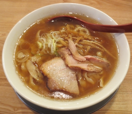 「喜多方らーめん（醤油）中盛り　820円」@麺や 七彩 八丁堀店の写真