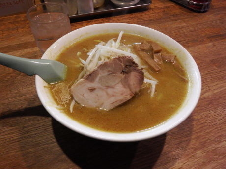 「味噌カレーラーメン」@羅阿麺館の写真