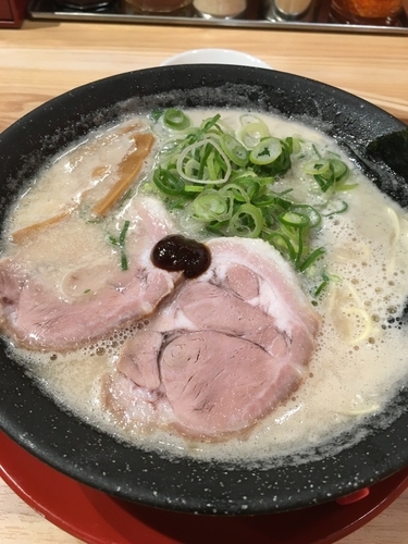 「白豚骨ラーメン」@熟成豚骨ラーメン専門 一番軒 今池店の写真