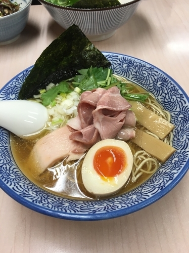 「煮干しそば 白 680円」@中華そば よしかわの写真