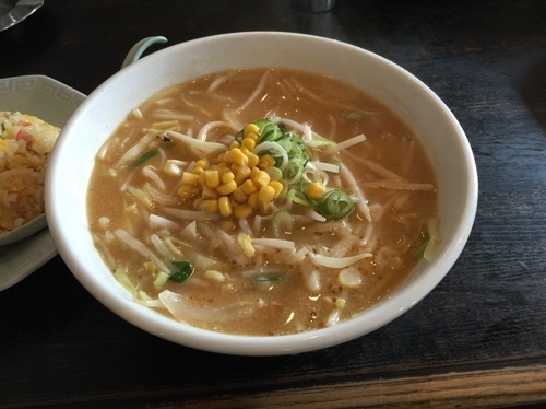 「味噌ラーメン+炒飯 ランチセット 680円」@中華料理 ニーヨン 小牧店の写真
