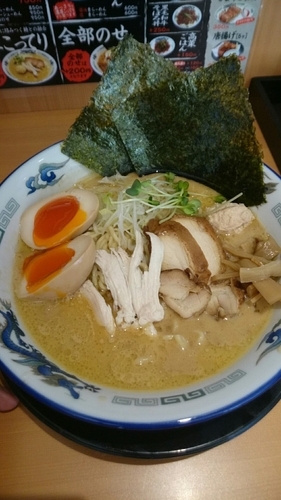 「醤油（濃厚こってり＋全部のせ）」@瀧壱の写真