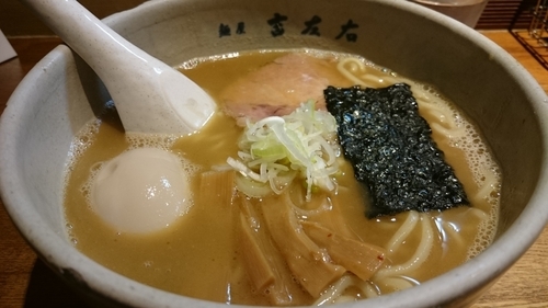 「らーめん」@麺屋吉左右の写真