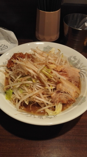 「醤油ラーメン(味濃いめ、ニンニク)　700円」@麺喰亭 まんぷくの写真