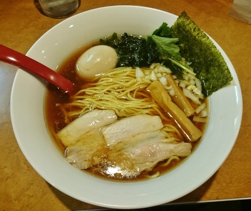 「味玉鶏醤油ラーメン 850円」@麺屋 紅の写真