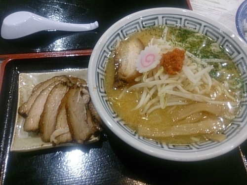 「辛し味噌ラーメン チャーシュー」@ちゃーしゅうや武蔵 イオン南松本店の写真