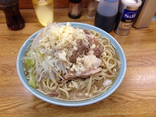 「ラーメン（ニンニク、アブラ）＋ちょい増し＋うずら」@ラーメン そらの写真