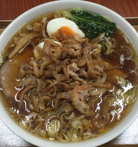 「チャーシューメン＋とり皮（800円＋100円）」@さくらい食堂の写真