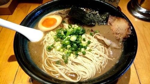 「黒長浜（大盛）」@博多長浜らーめん よかとの写真