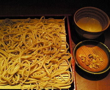 「ごまくるみせいろ　８５０円」@手打ちそばバル 蕎麦人の写真