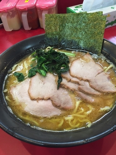 「チャーシュー麺中盛、硬め濃いめ」@杉田家 千葉祐光店の写真