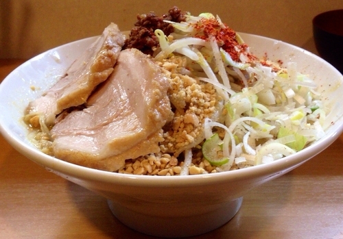 「【限定】　汁無し豚坦麺　白　900円　豚増し150円」@豚星。の写真