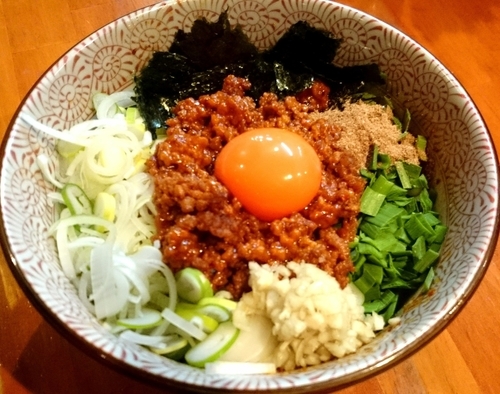 「【期間限定】台湾まぜそば（追い飯付）800円」@麺や 虎ノ道の写真