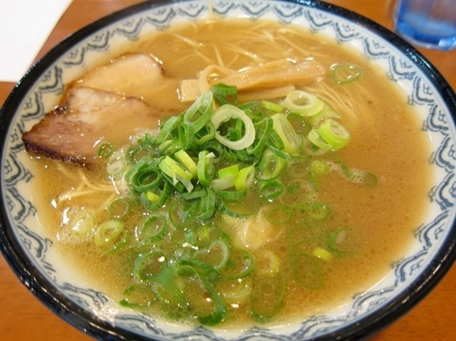 「ラーメン」@元祖赤のれん 節ちゃんラーメン 天神本店の写真