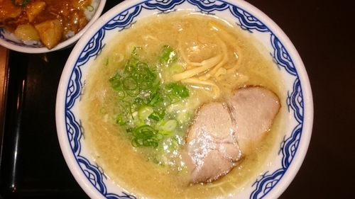「ﾗｰﾒﾝ￥700+あんかけﾁｬｰｼｭｰご飯￥180」@博多麺房 赤のれん 西麻布本店の写真