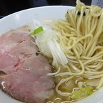 「煮干し中華そばｎｏｒｍａｌ（７５０円）＋煮卵＋玉ねぎ」@煮干中華そば のじじR 我孫子店の写真