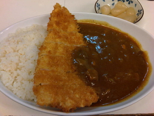 「チキンカツカレー並+甘らっきょう」@カレーの家の写真