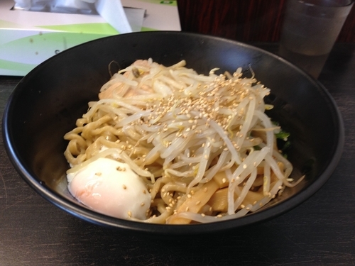 「油そばW盛り＋温玉【900円】」@油そば専門店 油助の写真