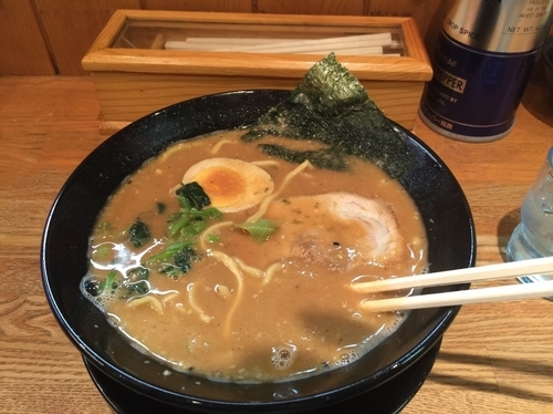 「ラーメン850円」@横浜家系ラーメン てっぱんの写真