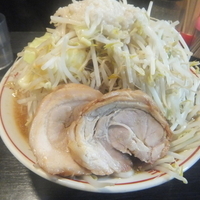 ラーメン小570円(野菜4倍、ニンニク・背脂・味濃い目)