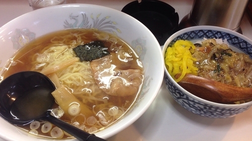 「ラーメン＋中華丼セット ５５０円」@新潟ラーメン ひよこの写真