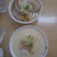 チャーシュー麺とゴマラーメン