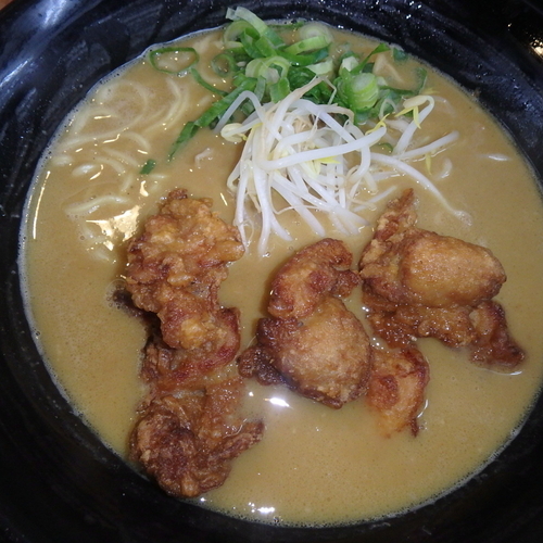 「唐揚げカレーラーメン(740円)、唐揚げAセット(+410円」@ラーメン本舗 珍豚香 祇園店の写真