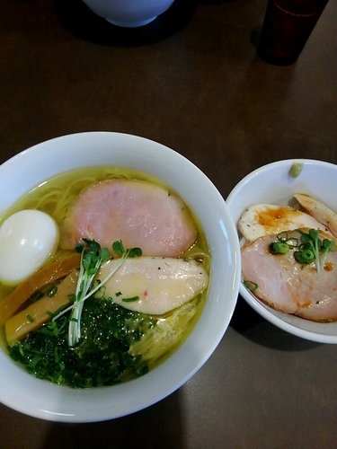 「鶏そば　塩　似卵+チャシュー丼」@らあめん忘八の写真