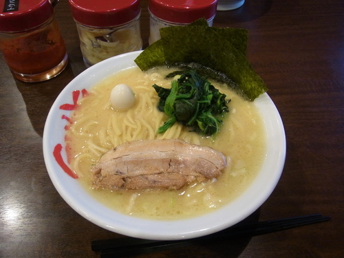 「濃厚醤油とんこつラーメン 730円」@横浜家系ラーメン 吟家 木更津店の写真