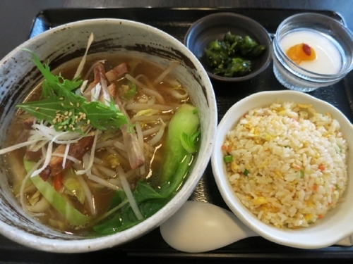 「叉焼刀削麺 ＋ ランチセット1　　910円」@CHINA RESTAURANT XIAO XINGXING 小星星の写真