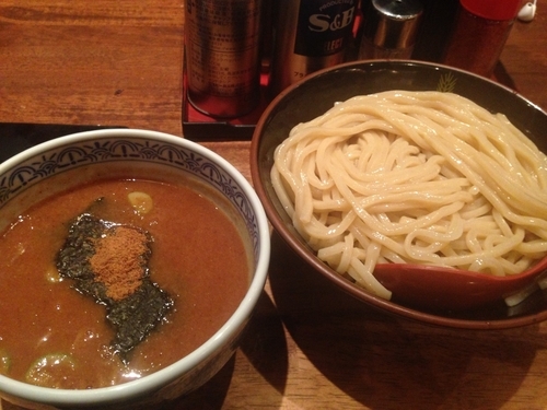 「つけ麺（中盛）」@つけ麺専門店 三田製麺所 新宿西口店の写真