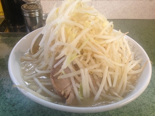「ラーメン（野菜・ニンニク・背あぶら）」@ラーメン二郎 新宿小滝橋通り店の写真