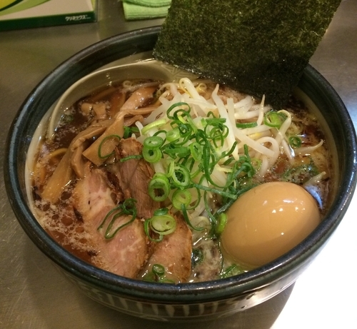 「醤油ラーメン大盛 + 味玉」@柳麺 はな火屋の写真