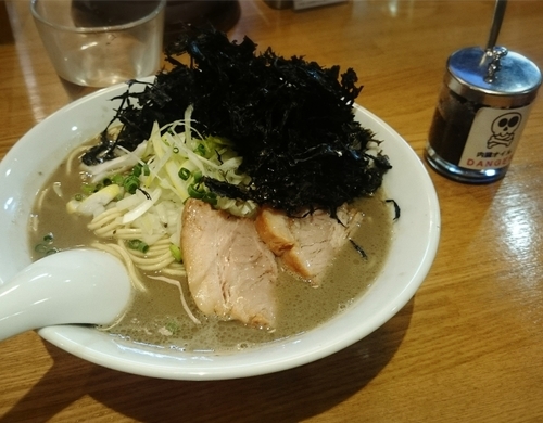 「濃厚煮干そば 750円+のり50円」@中村屋総本山の写真