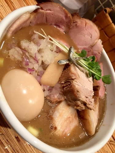 「【ほのぼの限定C】鶏白湯煮干ソバ肉増 ￥1000」@NOODLE STOCK 鶴おかの写真