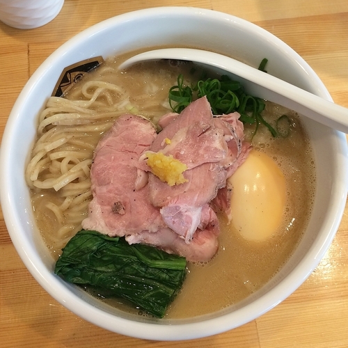 「味玉濃厚真鯛らーめん　￥９５０」@真鯛らーめん 麺魚の写真