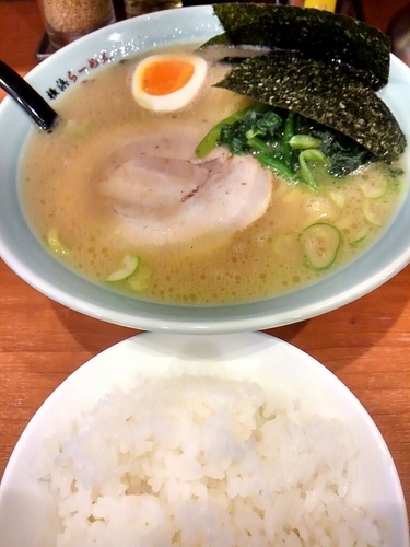 「らーめん　650円」@横浜らーめん 六壱家の写真