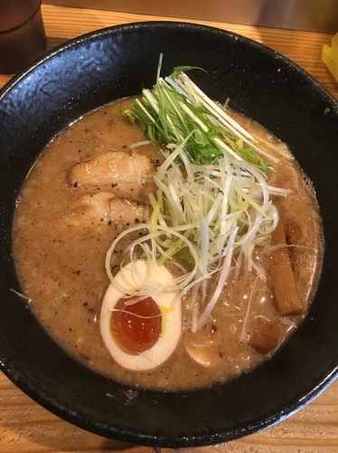 「豚骨魚介特製らぁめん880円」@RAMEN TOMIRAIの写真