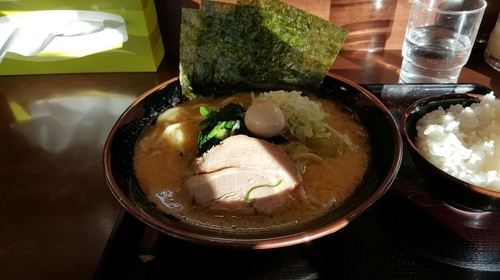 「醤油ラーメン」@横浜家系ラーメン たくみ家の写真