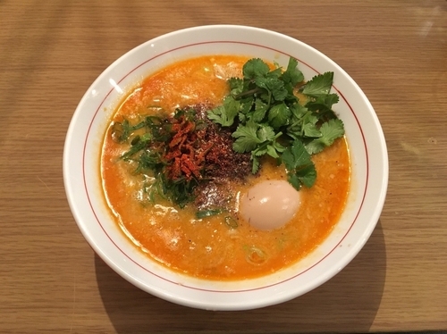 「極選 坦々そば+パクチー」@地球の中華そばの写真