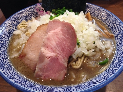 「極上濃厚煮干しそば 大盛 + タマネギ増し」@煮干しつけ麺 宮元の写真