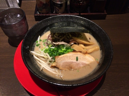 「豚骨らぁめん750円」@関東極濃豚骨らぁめん 葉隠～HAGAKURE～の写真