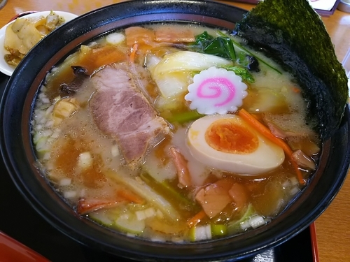 「とんこつあんかけらーめん　※細麺　＋餃子：サービス券」@中華天天食堂 村井店の写真