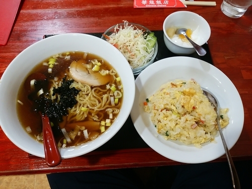 「Ａランチ(醤油ラーメンと半チャーハンのセット)780円」@中国本場的料理 華龍飯店 高崎モントレー店の写真