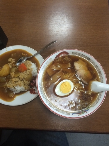 「ラーメン半カレー」@大久保だんごの写真