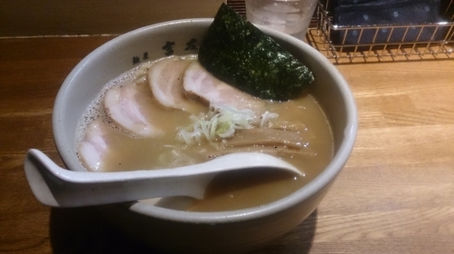 「味玉らーめん＋チャーシュー」@麺屋吉左右の写真