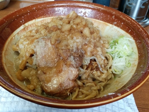 「あぶらそば麺ちょい増し」@ラーメンの店 どでん 北浦和店の写真