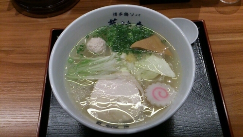 「華味鳥水炊きラーメン_780円」@博多鶏ソバ 華味鳥 新宿三井ビル店の写真