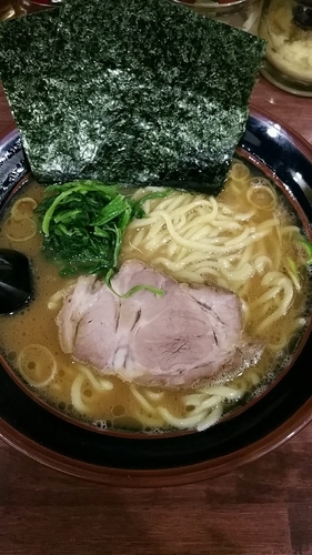 「ラーメン」@横浜家系 まるに家の写真